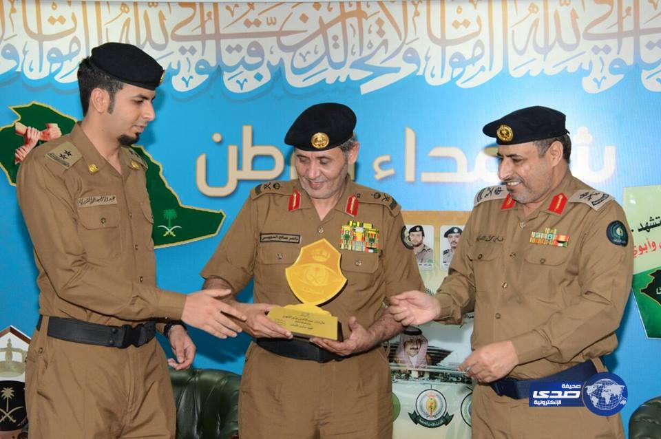 بالصور .. اللواء الدويسي يلتقي منسوبي مطار الملك عبدالله بن عبدالعزيز ويكرم المتميزين على مسرح العزم