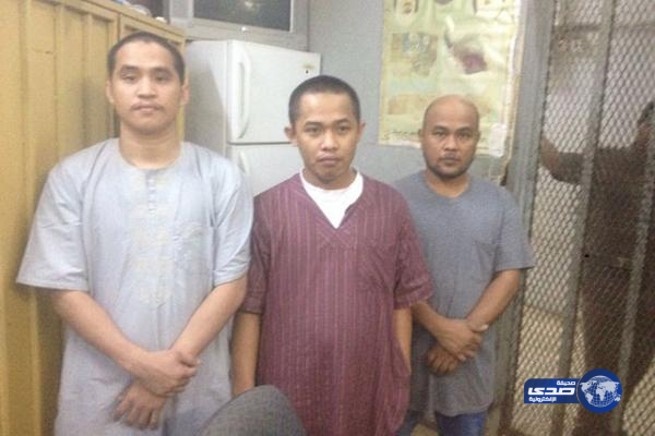 ثلاثة فلبينيون يعتنقون الإسلام  بالسجن العام في ” أبوعريش”