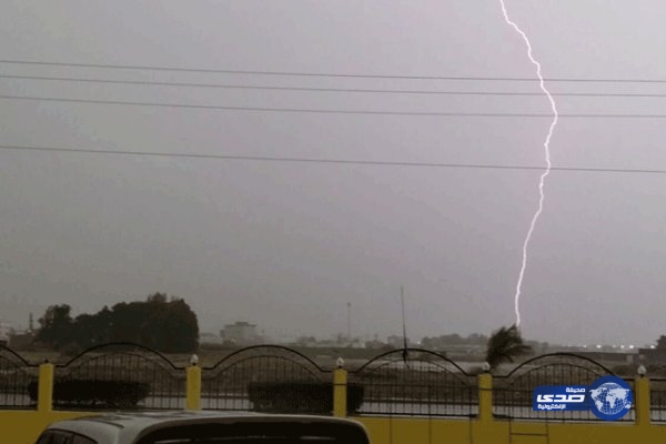 أمطار جازان تقطع الكهرباء عن أهالي المنطقة