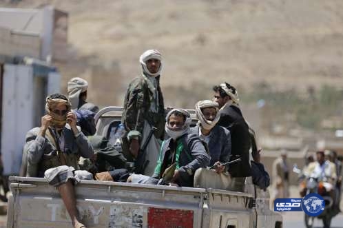 الحوثيون يخطفون 12 مواطنا ويحرقون منزلين بقرية في محافظ إب