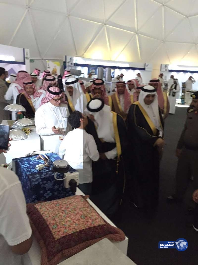 أمير مكة يطلع على إختراعات 100 طالب وطالبة في خيمة “عكاظ المستقبل”