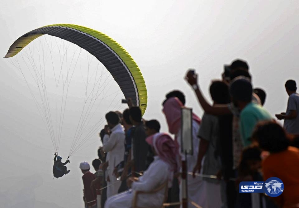 بالصور .. انطلاق بطولة عسير الدولية الخامسة للبرقلايد بمشاركة ٤١ طيارا