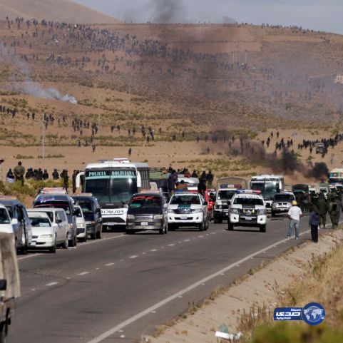 عمال مناجم يضربون  نائب وزير الداخلية حتي الموت في بوليفيا