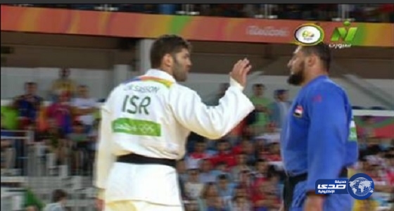 بالفيديو .. المصري اسلام الشهابي يرفض مصافحة لاعب الكيان الصهيوني