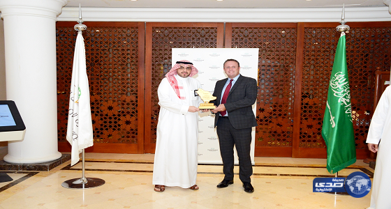 على مستوى منطقة الشرق الأوسط … وزارة الخدمة المدنية تحصل على جائزة أفضل تطبيق لإدارة الخدمات التقنية