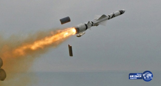 اعتراض صاروخ باليستي بسماء جازان قادم من الأراضي اليمنية