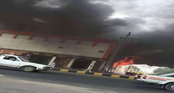بالصور..حريق هائل في محل قطع غيار في ” وادى الدواسر”