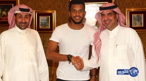 الشباب يضم الدعيع لموسمين