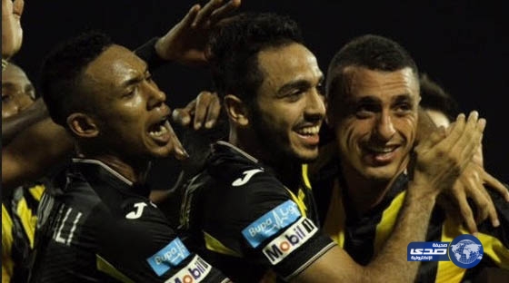 جماهير العميد تفتح النار على القطرية