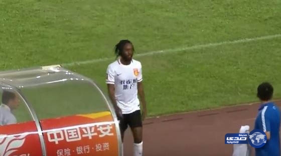 بالفيديو .. الايفواري جيرفينهو يسقط في المحظور