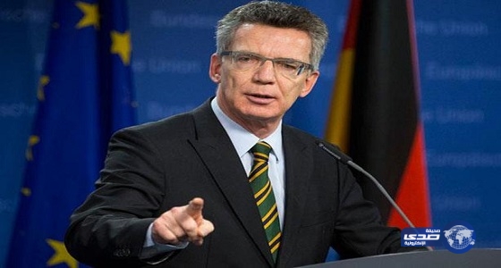 وزير الداخلية الألماني يدعو إلى حظر جزئي للنقاب