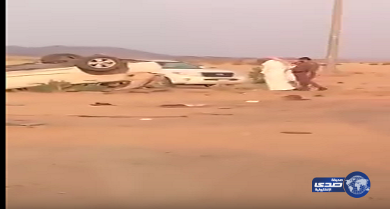 بالفيديو.. حادث مروري يكشف مهرب عمالة مخالفة بوادي الدواسر