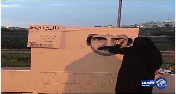 فتاة أبهاوية ترسم صورة والدها على لوحة بشارع الفنون اشتياقًا له بعد رحيله