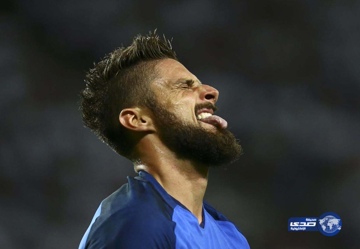 بالفيديو.. جيرو يهدر الهدف الأجمل في الموسم وصناعة بمهارة أسطورية من جريزمانَ