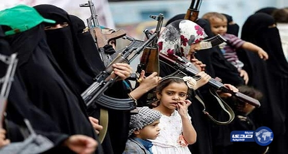 بالصور : الحوثيين لم يعد لهم إلا الاحتماء بالنساء