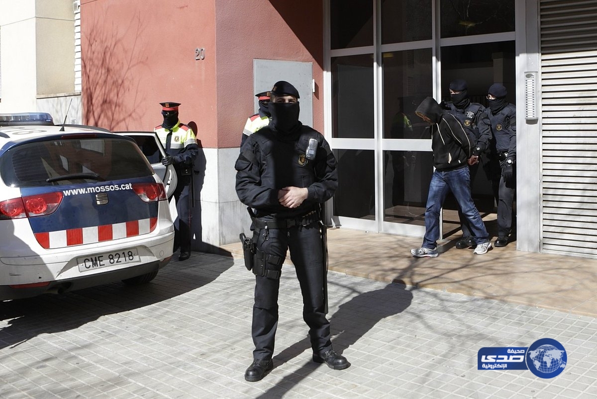 الشرطة الإسبانية تقبض على رجلان هاجما مسلمة منقبة حامل وركلاها في بطنها