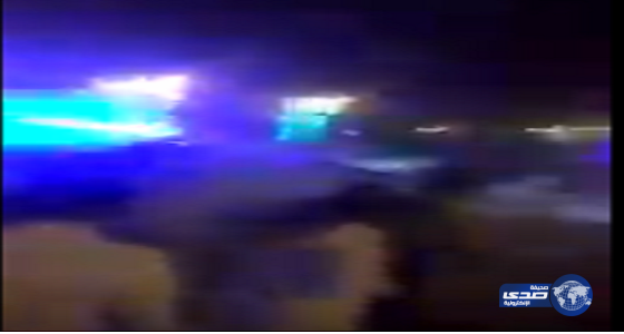 بالفيديو : مشاجرة بين رجل وامرأة فى وجود دوريات أمنية