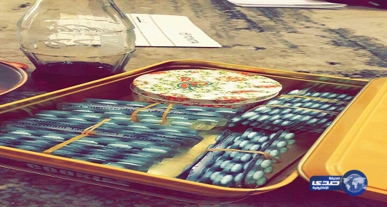 بالصور : الإطاحة بثلاثة من مروجي المخدرات عبر “سناب شات” بالرياض