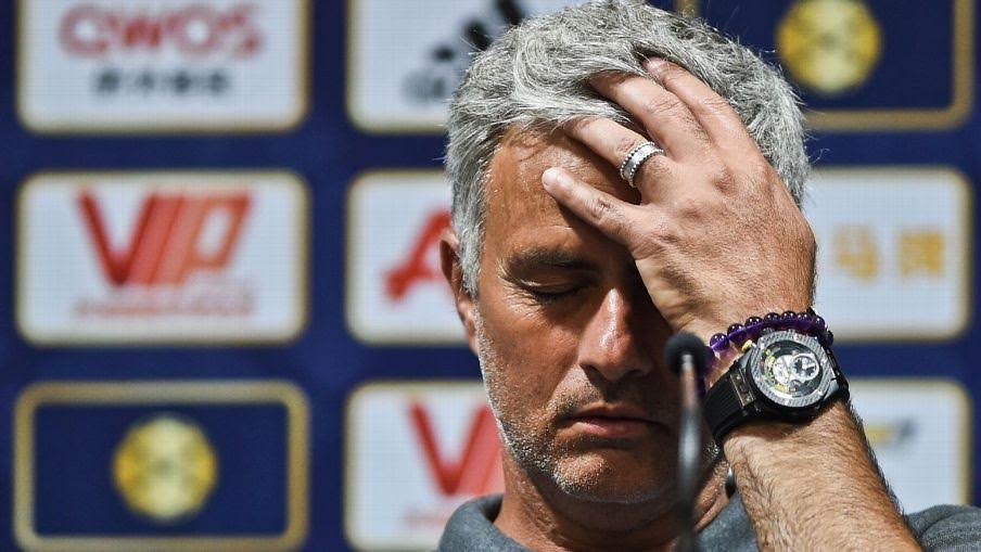 تقارير تكشف أسرار المشاجرة في غرفة ملابس مانشستر يونايتد أثناء مباراة الديربي.. هل كان مورينيو السبب؟!