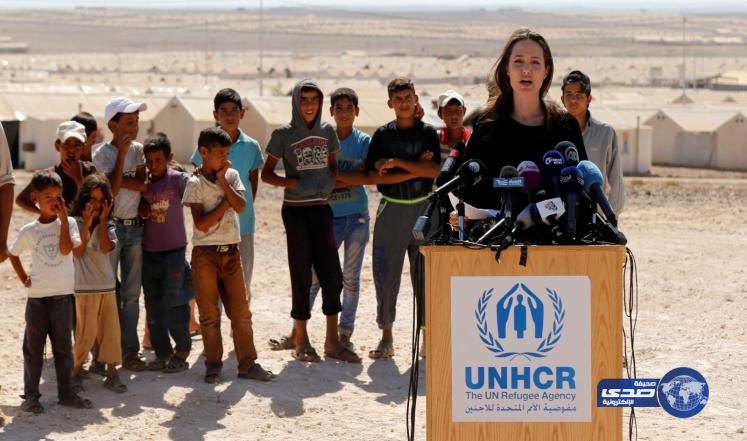 أنجلينا جولي : حزينة على أوضاع اللاجئين السوريين