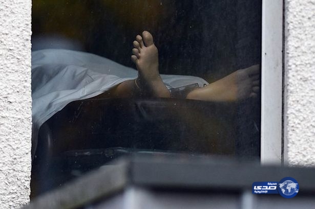 بالصور.. جثة تظهر من نافذة مستشفى.. فماذا كان رد المسئولين