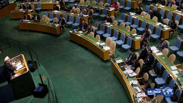 بالصور.. الرئيس الإيراني يخطب للكراسي في الجمعية العامة للأمم المتحدة