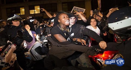 تظاهرة في كاليفورنيا احتجاجا على مقتل رجل أسود أعزل برصاص الشرطة