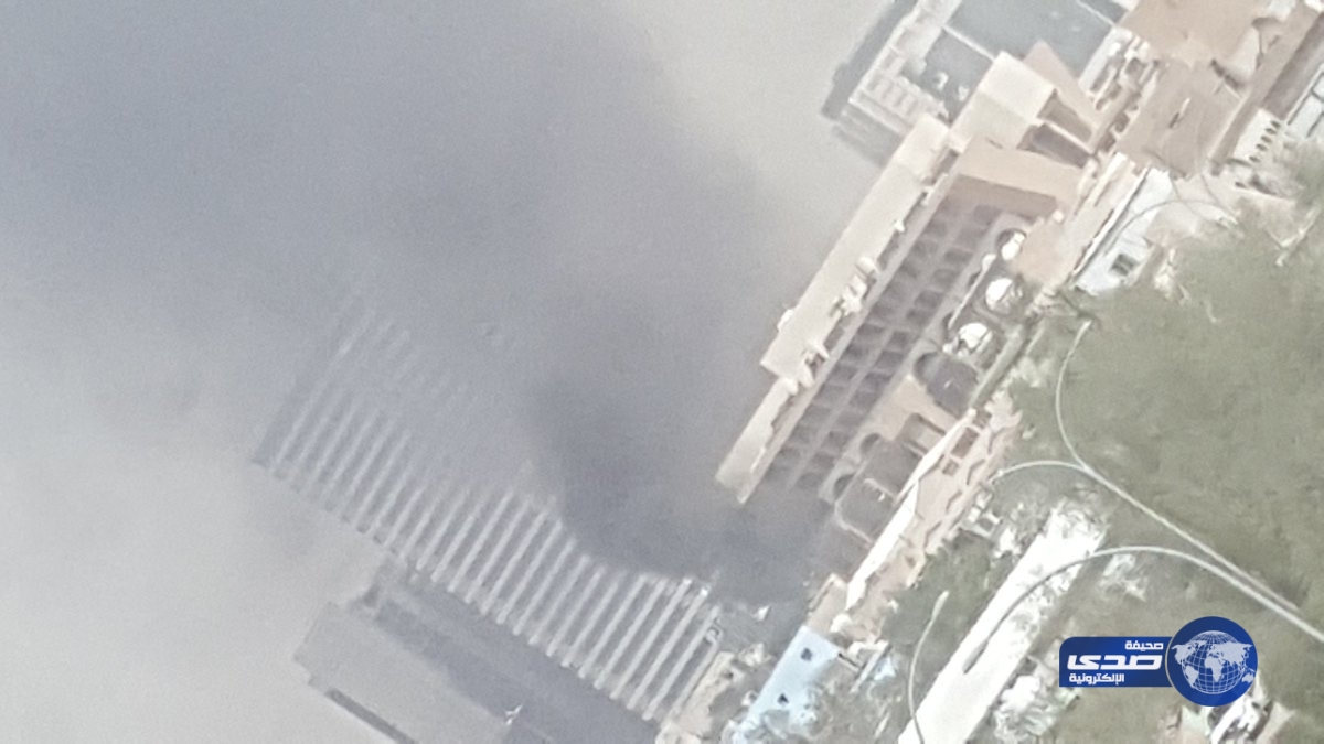 بالفيديو والصور.. الدفاع المدني يباشر حريقا في مبنى جوازات الرياض