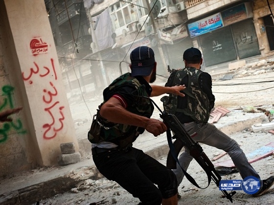 إصابة بشار الأسد بكسر في يده يشعل الـ”فيس بوك”.. صورة