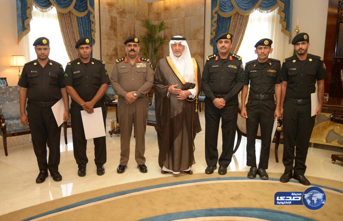 أمير مكة يكرم رجال الأمن لاسهاماتهم فى القضايا الأمنية