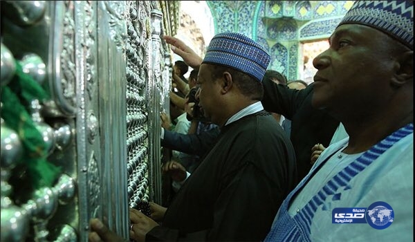 ايران تنشر صورا لزيارة آمين عام اوبك لقبر ” الخميني “