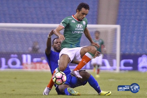 حكم دولي سابق : اللي ما ياكل بيمناه يموت جوعاً !