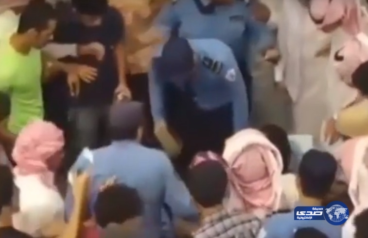 بالفيديو..القبض علي شاب لتحرشه بفتاة بمجمع الراشد