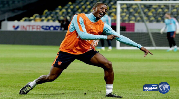 فيديو: هل هذا سحر؟ من أين جاء النجم الهولندي بهذه الكرة؟