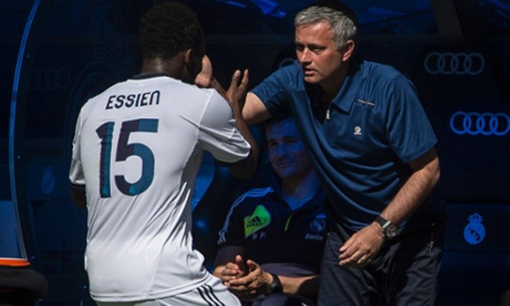 قصة مؤسفة يحكيها مورينيو عن تعامل نجوم الريال مع زميلهم إيسيان