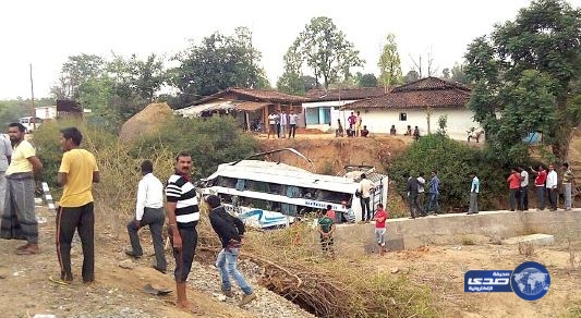 مصرع 16 شخصا وإصابة أكثر من 30 آخرين إثر سقوط حافلة من أعلى جسر في الهند
