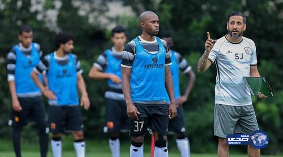 الجابر يستغني عن الطاقم الطبي ويعين بديل اجنبي