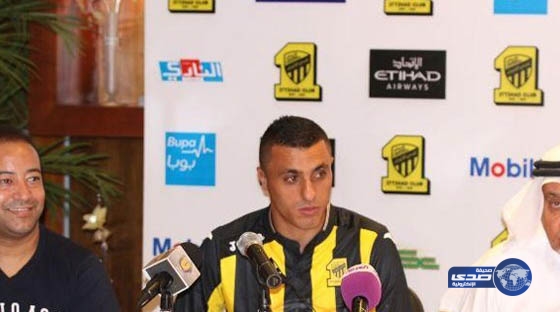 الاحتراف .. لم يتم طلب الشهادة الدولية لأحمد العكايشي