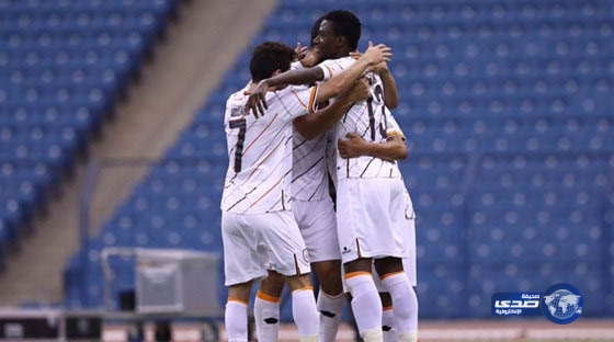 تعادل مثير بين الشباب والتعاون في مباراة النيران الصديقة