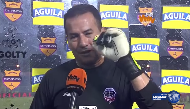 فيديو: لا يفوتك.. حارس يسجل هدفا رائعا ويصنع آخر من ركلتين حرتين في مباراة واحدة!