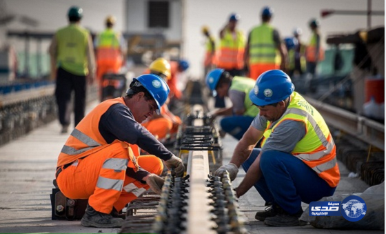 بالصور .. مشروع “قطار الرياض” يعلن بدء تركيب السكك الحديدية