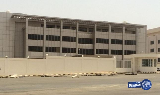 “تعليم عسير” يخلي مبنى مدرستين في محايل لعدم صلاحيتها