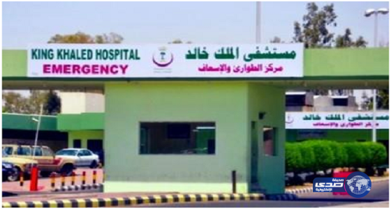 طبيب يتسبب في شلل مواطن بمستشفى الملك خالد في تبوك ويهرب خارج البلاد