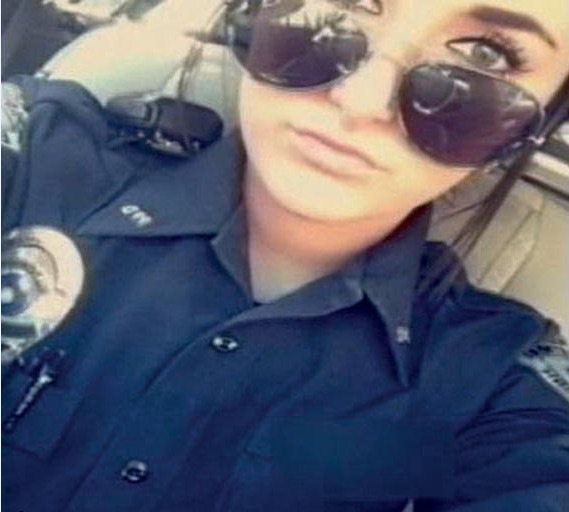 السلطات الأمريكية تفصل شرطية بسبب “عنصريتها”