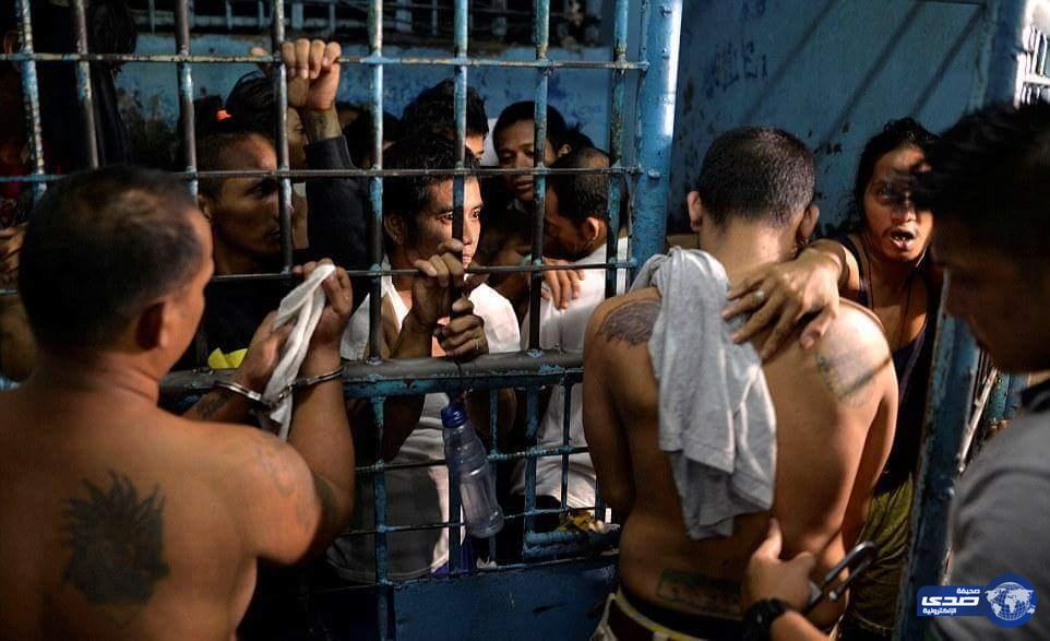 بالصور .. الرئيس الفلبيني “ يذبح متعاطي المخدرات في الشوارع”