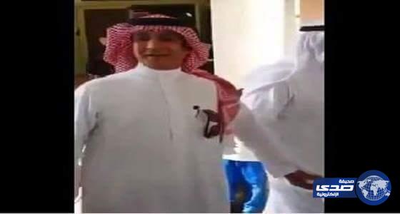بالفيديو.. احتفال تقاعد المعلم «العميريني» قتيل شقة القاهرة مع طلابه