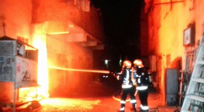 “مدني المدينة” يخلي عمارة سكنية بسبب حريق مخبز اسفلها