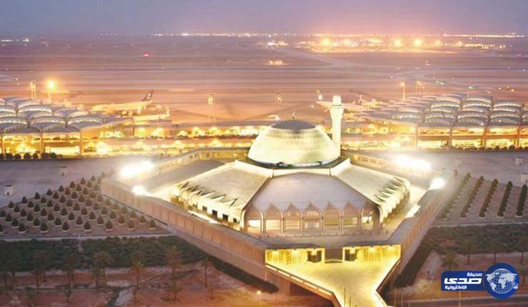 الطيران المدني توقع عقد تشغيل الاسواق الحرة بمطار الملك خالد