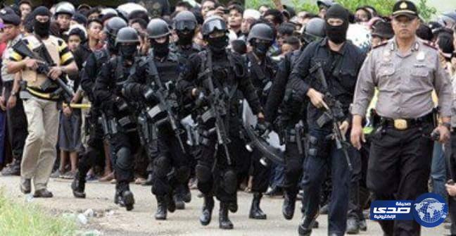 السلطات الإندونيسية تضبط أسلحة وذخيرة بحوزة متشدد