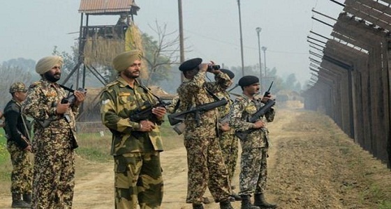 القوات الباكستانية والهندية تتبادلان إطلاق النار في كشمير